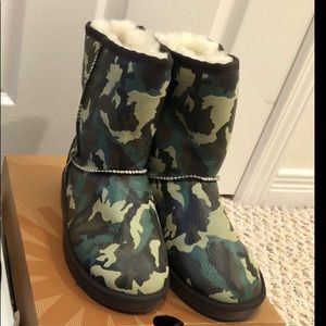 Ugg style boots sheepskin waterproof us7 new